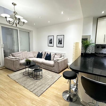 London Charm - Comfortable Room In Spacious House 외부 사진