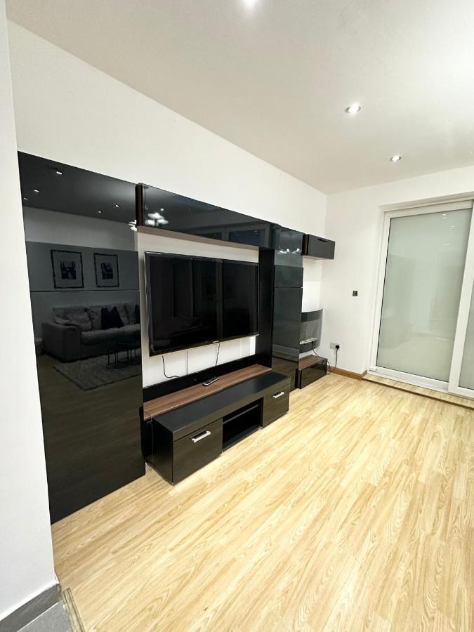 London Charm - Comfortable Room In Spacious House 외부 사진